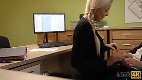 Loan4k. freche blondine fickt zum ausleihen, um einen neuen mercedes oder